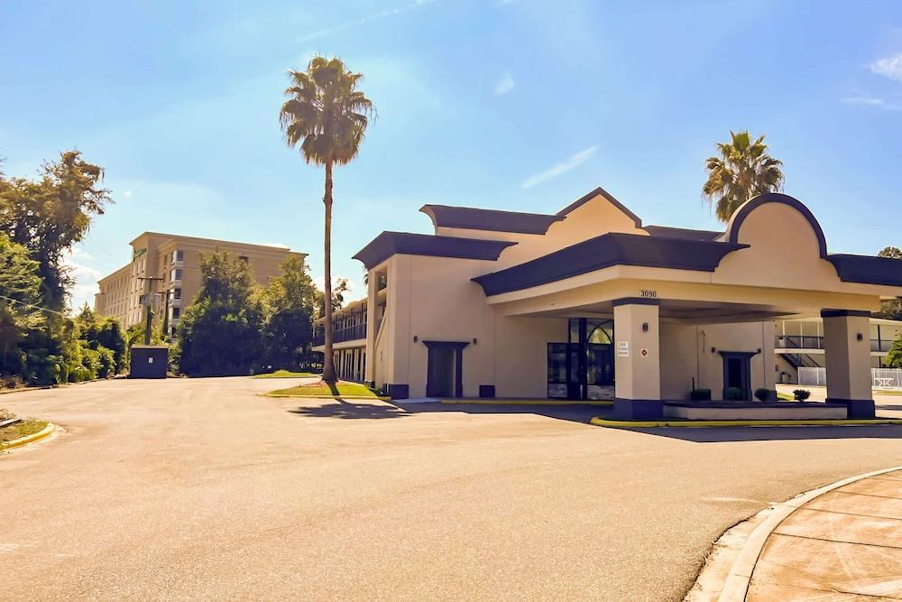 Quality Inn Tallahassee Near University Exterior photo